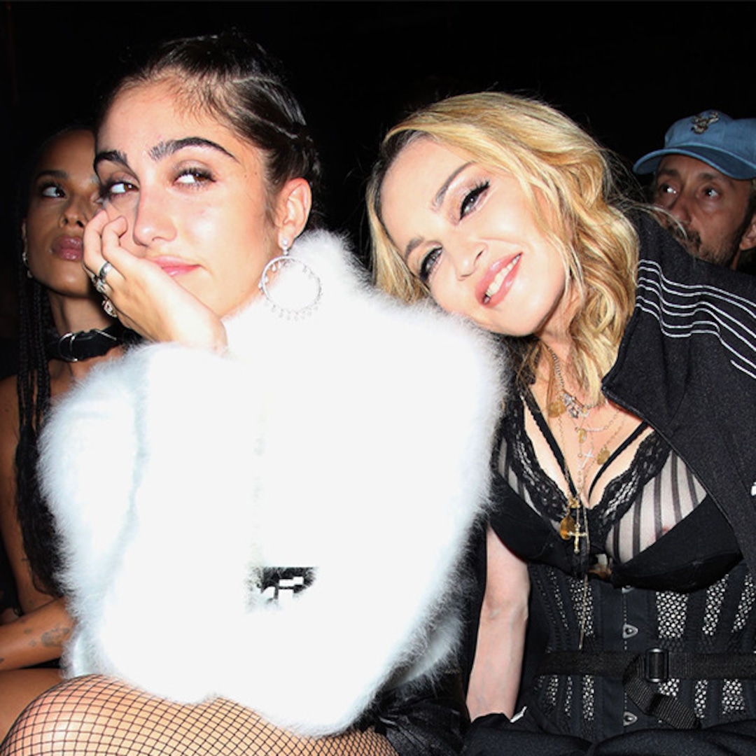 Download Madonna S Daughter Lourdes Leon Shows Some Skin At Her Nyfw Debut For iPhone Free Wallpaper Madonna S Daughter Lourdes Leon Shows Some Skin At Her Nyfw Debut For Free